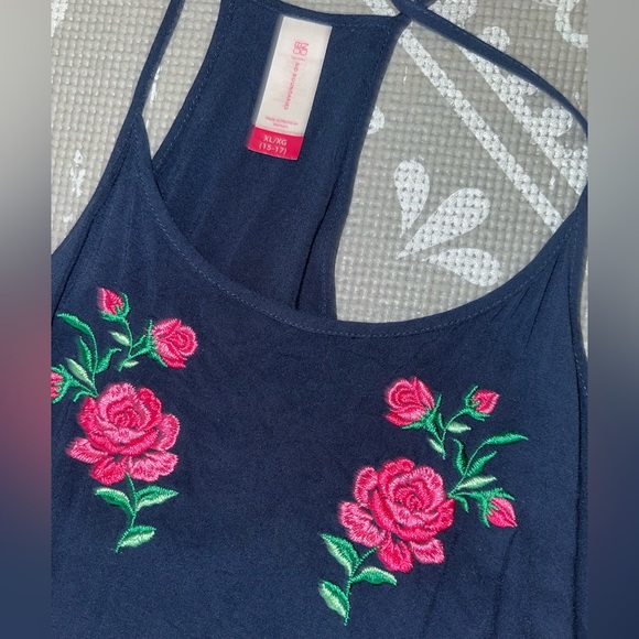 Embroidered Floral Navy and Pink Tank Top - Picture 3 of 3